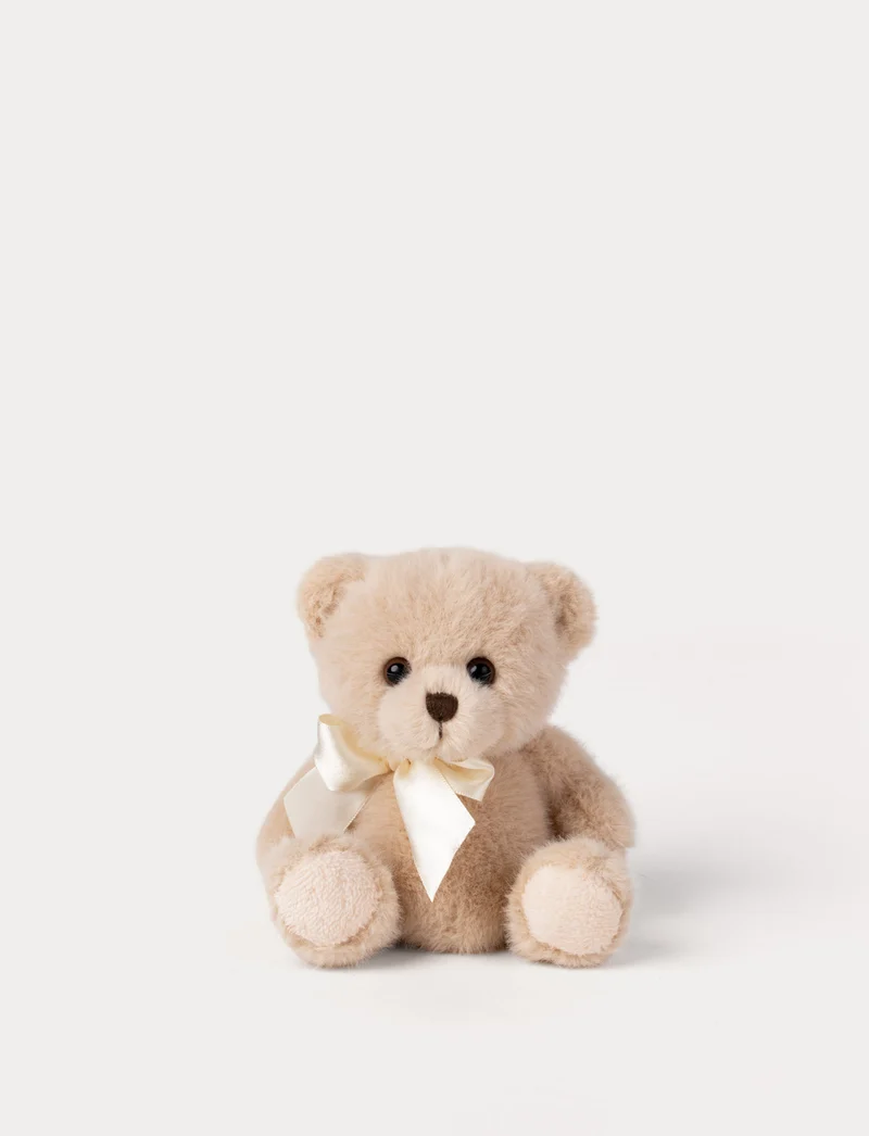 Besties, Teddy Bear