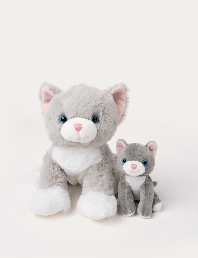 Cat Tuva with Kitten