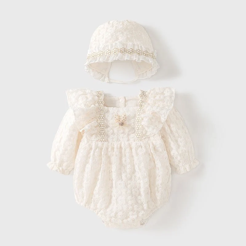 Smuk baby body med blonder og hatte(0-18 mdr.)