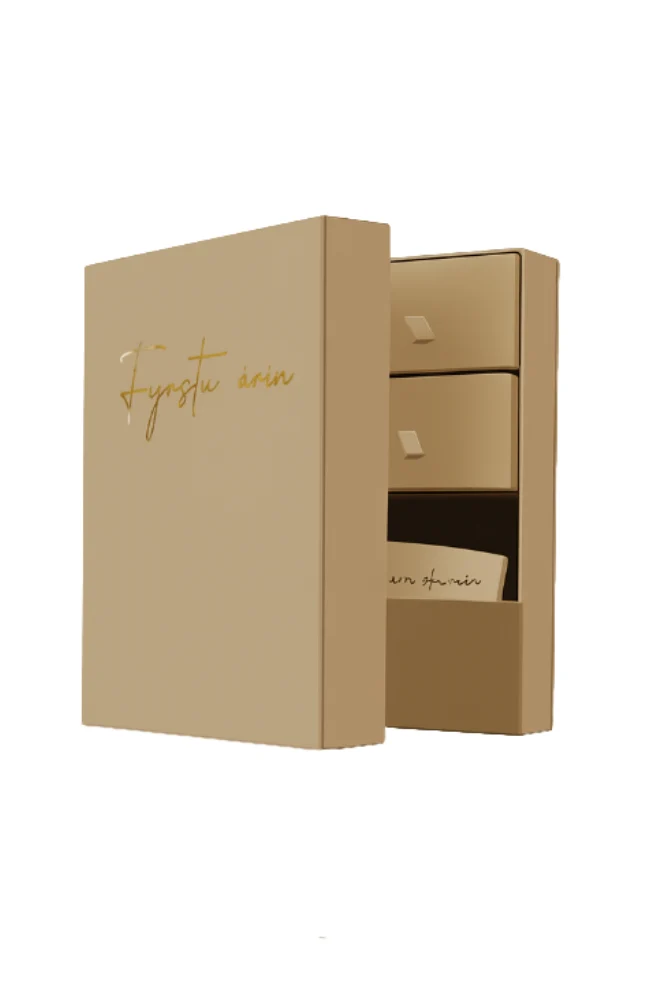 Fyrstu Árin - Minningarbox