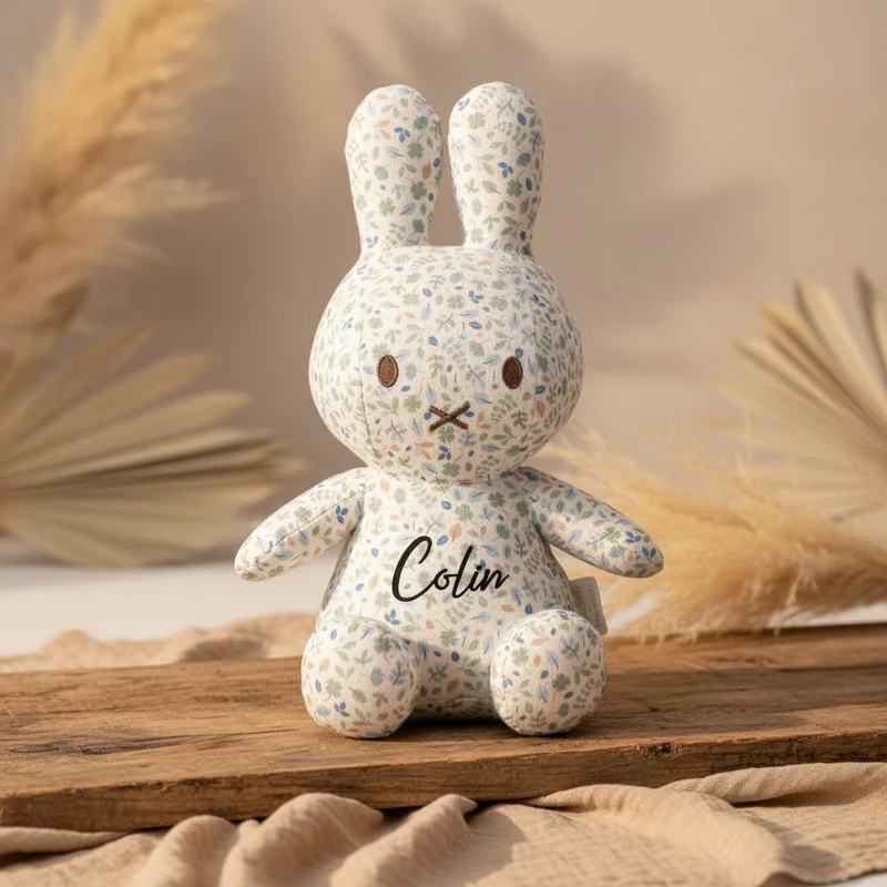 Miffy Kuscheltier Lucky Leaves 30 cm – personalisierbar