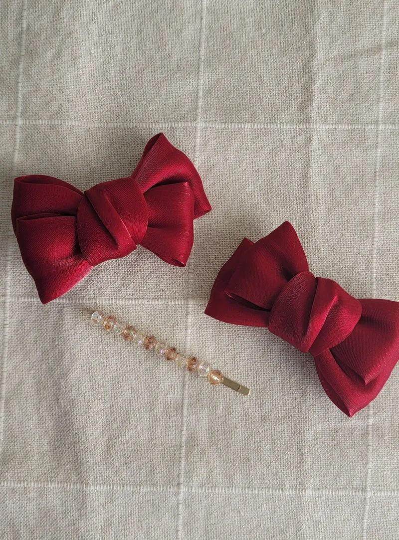 Christmas red bows
