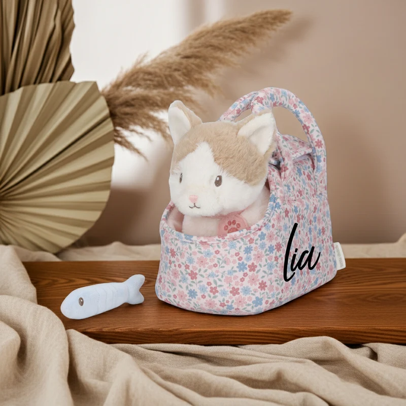Kuscheltier Katze Marley in Tasche – personalisierbar