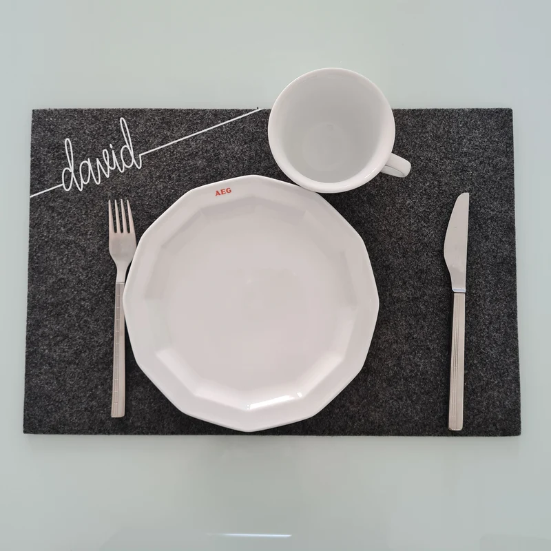 Personalisiertes Filz-Platzset Dunkelgrau 30 × 45 cm | Gilde