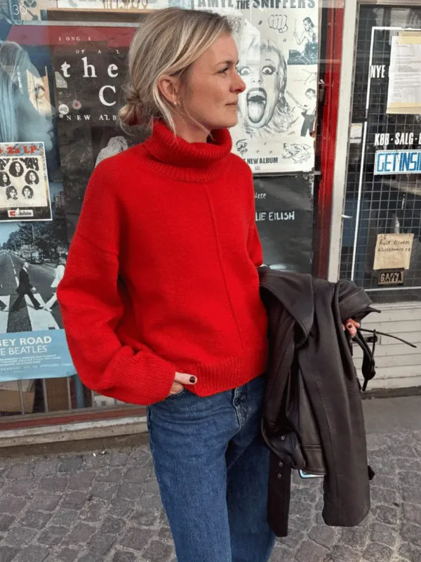 PetiteKnit Scarlet Sweater – neulesetti Sandnes Garn Double Sunday