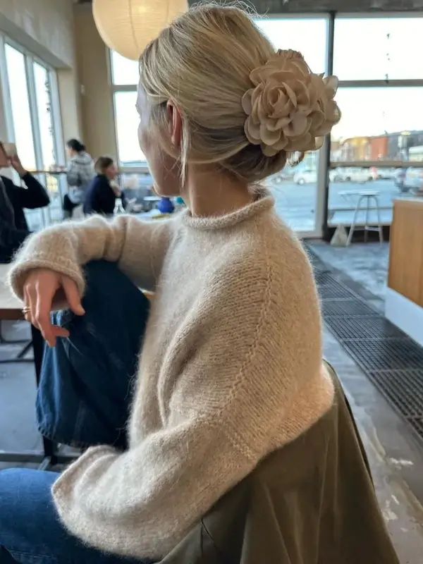 PetiteKnit Cloud Sweater – neulesetti Isager Eco Soft + Isager Silk Mohair