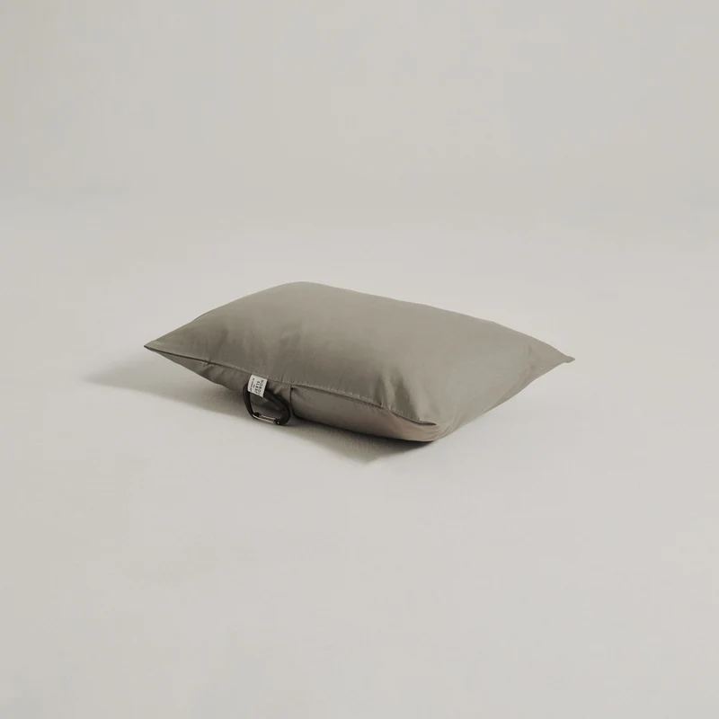 Resekudde 35x50cm m. fodral