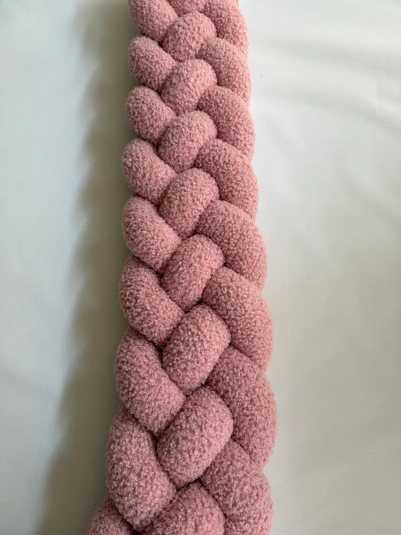 SOVFLÄTA SPJÄLSKYDD FYRFLÄTAD LJUS GAMMELROSA TEDDY