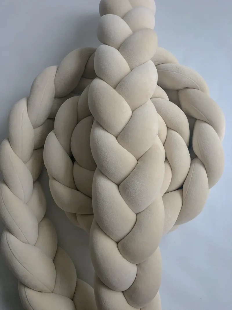 SOVFLÄTA TREFLÄTAD LJUSBEIGE